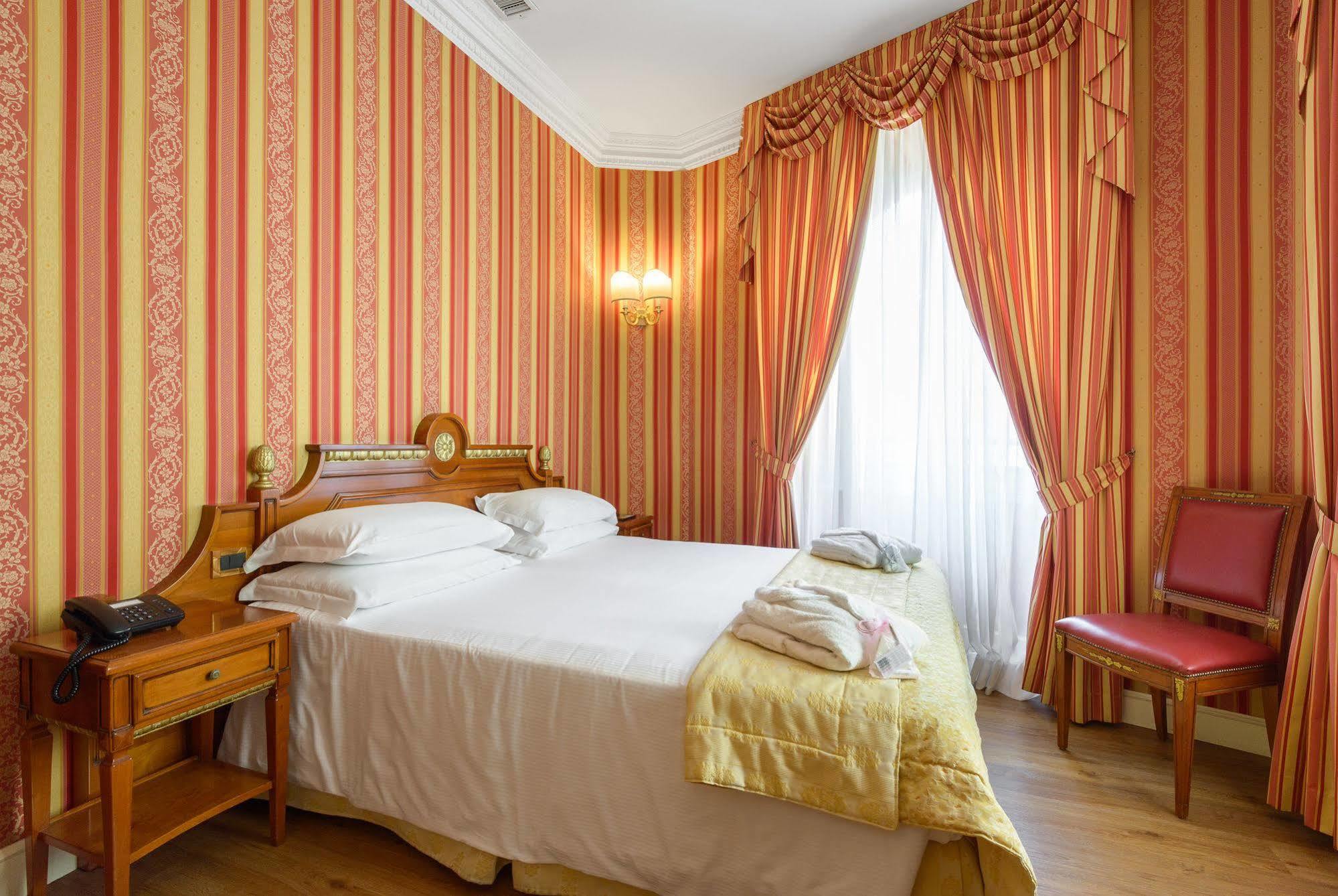 Gambrinus Hotel Řím Exteriér fotografie